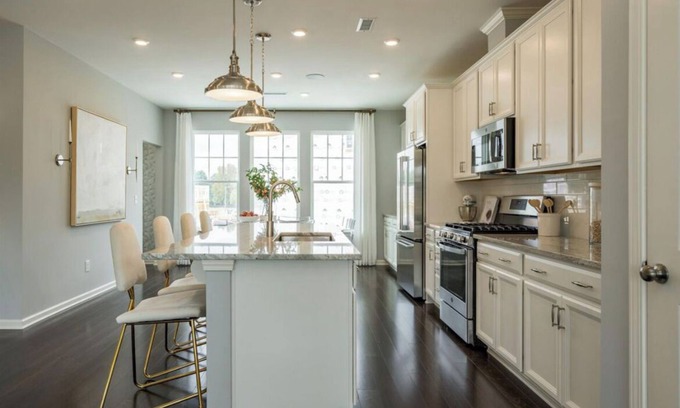 Apex House | New! Beautiful 5 Bed 4BR Luxe Home!