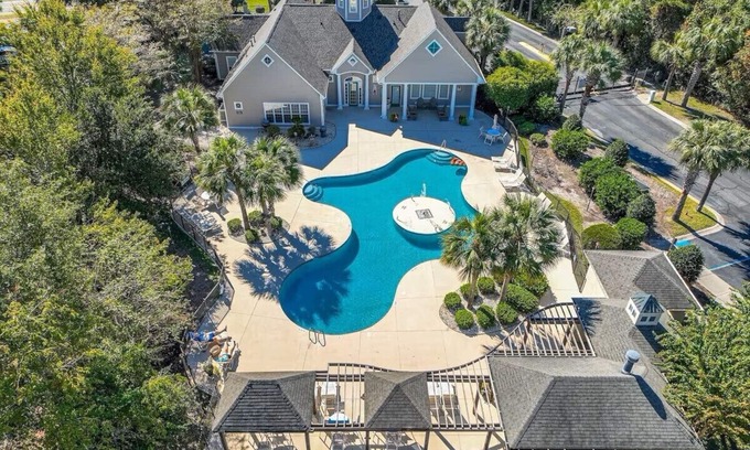 Vaught Condo | NEW Beautifully Decorated 3 BDR Condo w/lots of Amenities & PERSONAL GOLF CART!