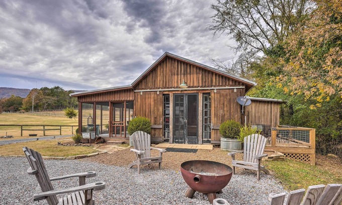 Chickamauga Apartment | NEW! 'Bella Vista Barn' w/ Game Room & Fire Pit!
