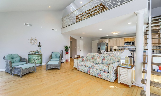 New Bern House | New Bern Home w/Water View ~ 6 Mi to Downtown!
