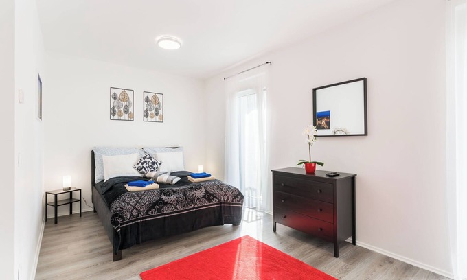 Csarnok negyed Apartment | New Blue Danube -Apartment with Balcony & Parking