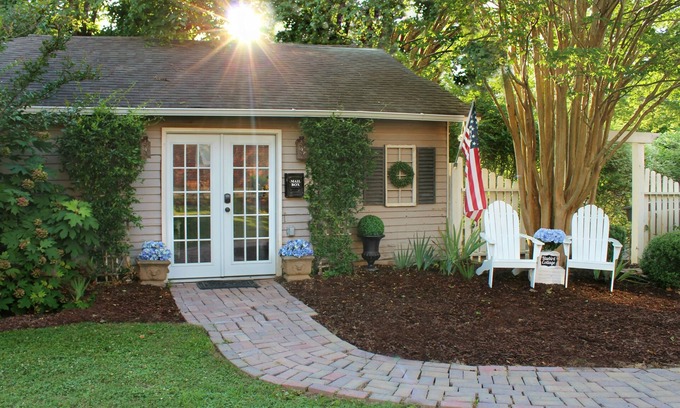Historic Downtown Franklin Cottage | *NEW* Bluebird Cottage in the Heart of Historic Downtown Franklin