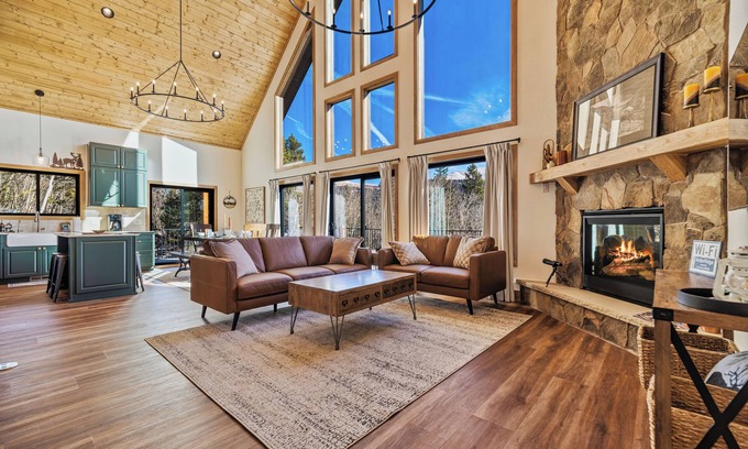 Alma Cabin | New! Brand New Home with Hot Tub, Views - Antler Ridge