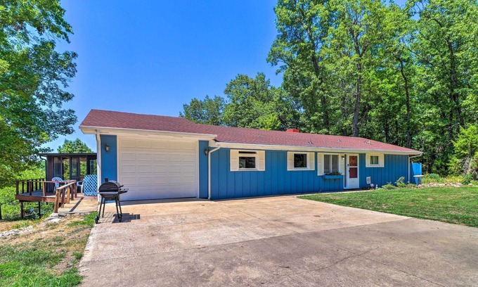 Bull Shoals House | NEW! Bright Bull Shoals Home w/ View of the Lake!