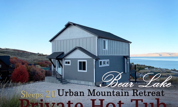 Harbor Village House | NEW Build Bear Lake Urban Mountain Retreat-Breathtaking Views & private Hot Tub