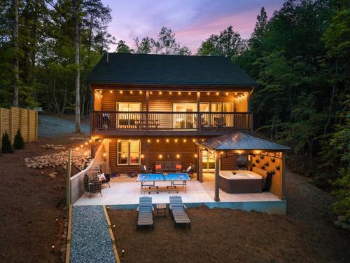 Cleveland Ski Chalet | New Build, Lake Fun, Near Helen