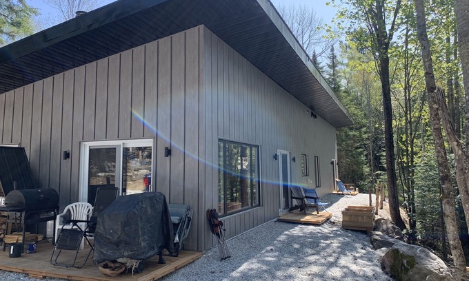Cayamant Cottage | New build Lakefront cottage with 117 Acres