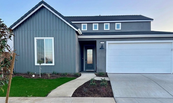 Clovis House | New Build, Modern Boho Chic Style- 2700 SF, 4B/3Ba