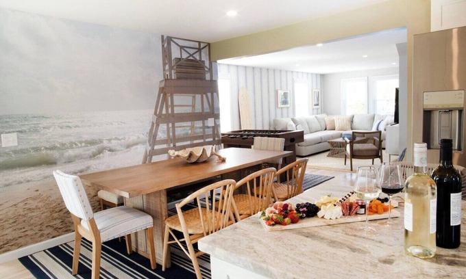 Middletown House | New Build~Spacious, Outdoor Lounging, Newport 4mi