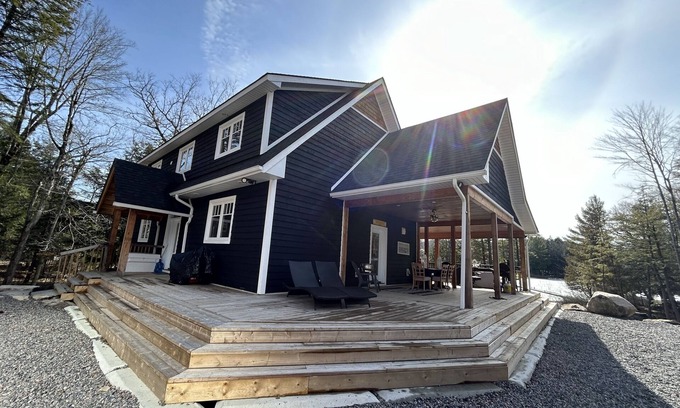 Muskoka Lakes Cottage | New Build with Hot Tub & Steam Room, bonfire pits, flatland & sun all day :)