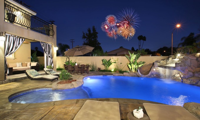 Hermosa Village House | New Built, Backyard & Balcony Fireworks, Walk To Disney, 4000 sqft, No Pool Fee