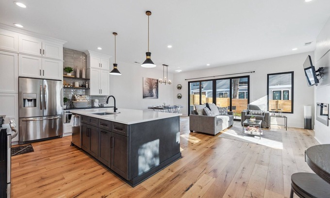 Charlotte House | New! Built! Duplex! In Clt! Perfect For Families! 3 Bedroom Duplex by Redawning