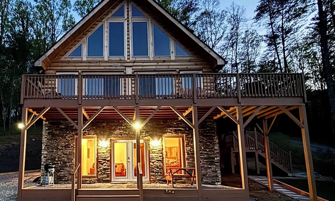 Fairview Apartment | New cabin apartment with king size beds, en suite bathrooms, smart TV.