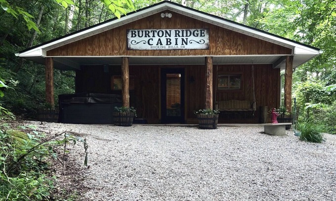 South Bloomingville Cabin | New Cabin | Hot Tub & Sauna
