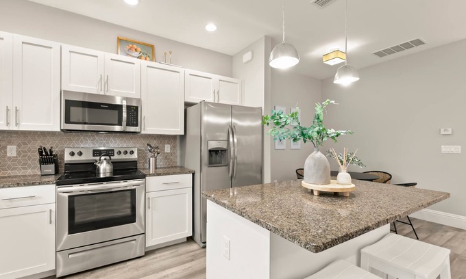 Safety Harbor Apartment | NEW Canopy Cabana Luxury Downtown Apt