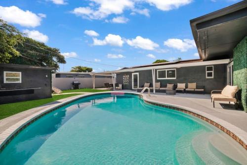 West Park House | NEW Casa Maui I 10min to beach I Pool I 18 Sleeps