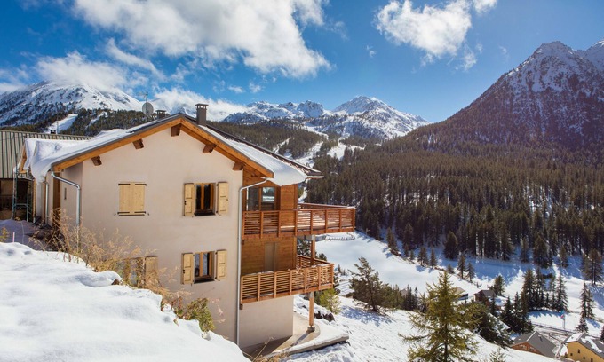 Montgenevre Ski Chalet | *NEW* Chalet Tosca, luxury chalet for 16 with sauna and beautiful views!