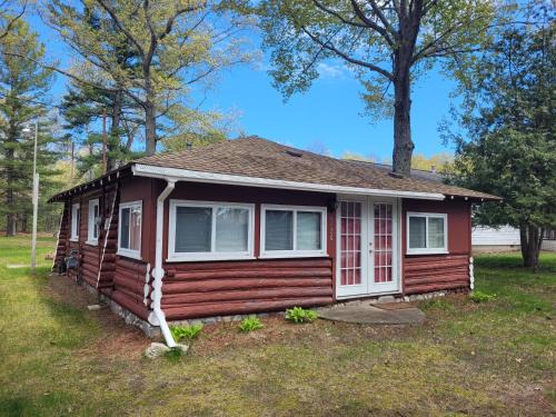Oscoda House | New! Chappy's Cabin - Cute And Comfy!