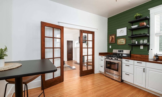 Clifton Apartment | New! Charming City Condo! Walkable & Chic!