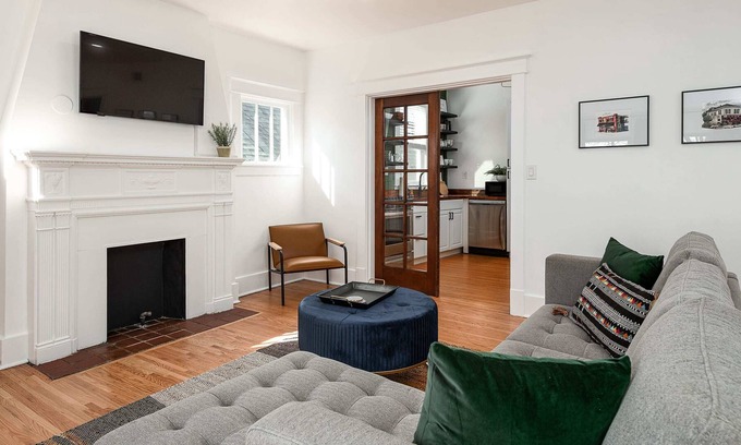 Clifton Apartment | New! Charming City Walk Condo - King bed - DT!