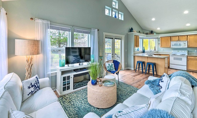 Birch Bay Cottage | NEW! Charming Cottage w/ Deck: Steps to Birch Bay!