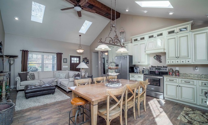 Bemus Point House | New! Charming Home in the Heart of Bemus Point, Lake Chautauqua, NY