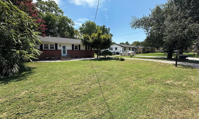 Franklin House | New - Charming Home in historic downtown Franklin!