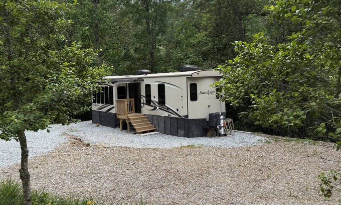 Brevard House | NEW “Charming Yellow Cottage"