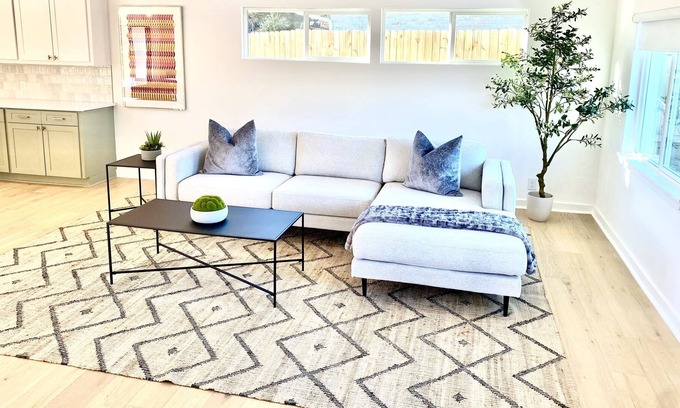 North Austin Civic Association House | New! Chic & Modern 3BR Home in North Austin!