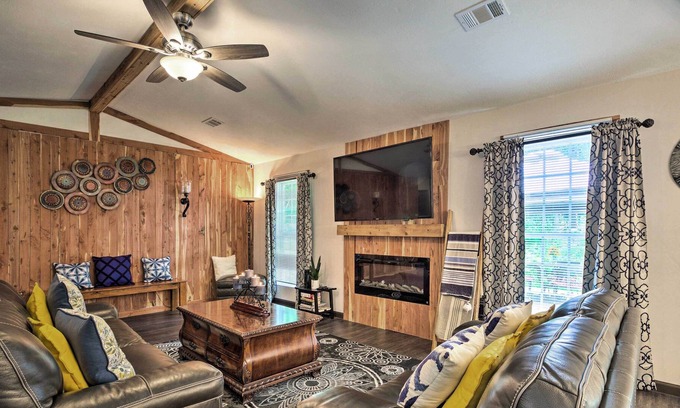 Roswell House | NEW! Clean, Cozy & Custom Family Home 25 Mi to ATL