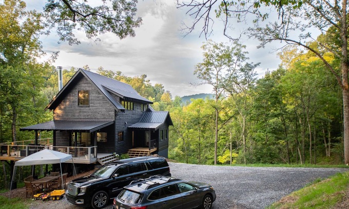 Weaverville House | New construction located on 15 acres with private frontage on the Big Ivy River