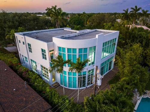 Fort Lauderdale House | New construction 2 story Villa jacuzzi pool luxury