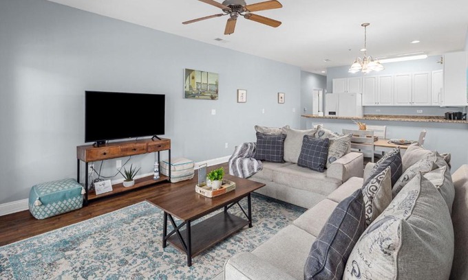 Carolina Forest Apartment | NEW Contemporary 2BR 2BA Coastal Villa 15 Mins to the Beach