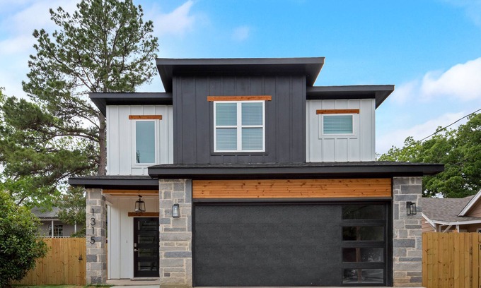 Haltom City House | New Contemporary Home - Bright & Spacious!