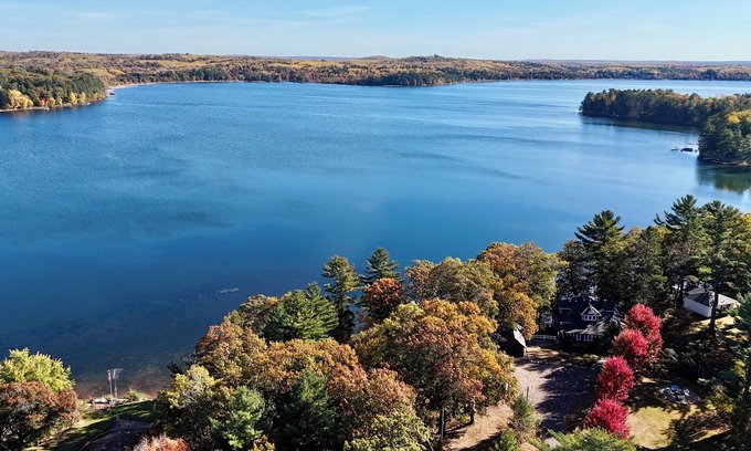 Spooner Cottage | NEW Cottages on the Lake Near Spooner WI. Steps from sand shore of McKenzie Lake