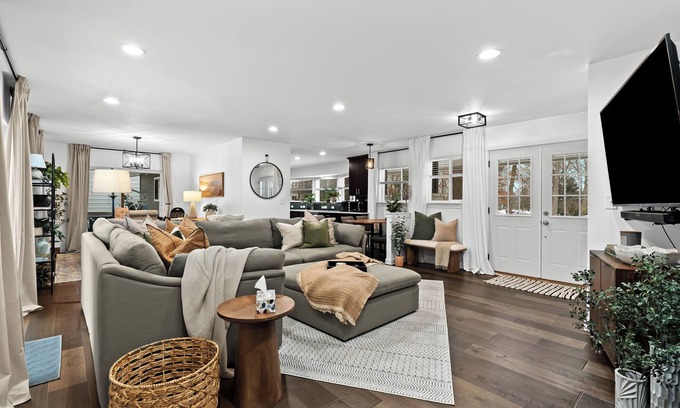 Rochester Hills House | NEW! Cozy 3BR Home|Gym, Game Room & Prime Location