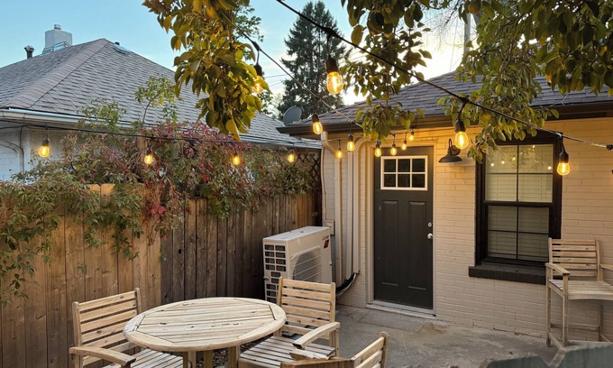 Berkeley House | NEW! Cozy Berkeley Bungalow, walking distance to 25+ shops & eateries!