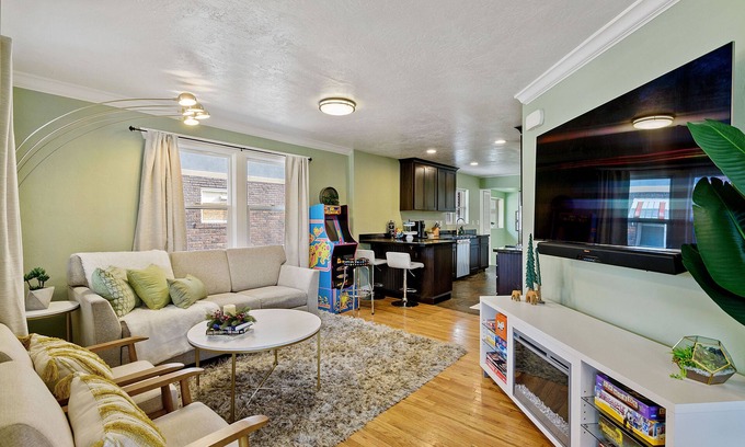 East Central House | ✨ New Cozy family-friendly home w Hot Tub in Salt Lake City | Sugarhouse ✨