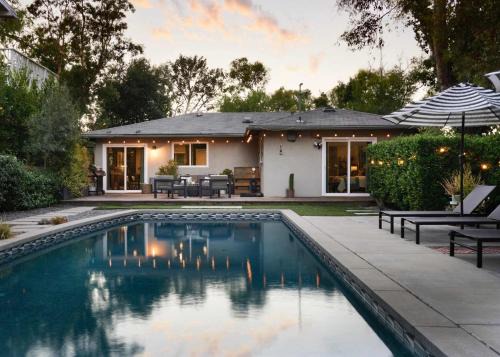 Hollywood Hills House | NEW Designer Hollywood Hills Hideaway by Universal