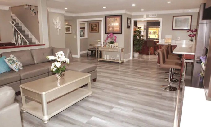 Westminster House | New Disney/Huntington/Knott's Vacation Home