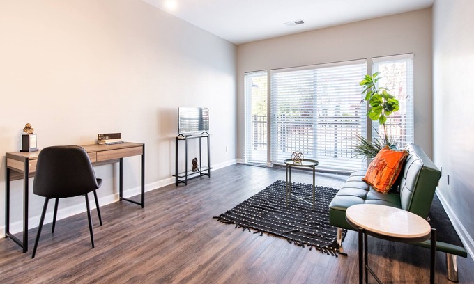 Shelby Park Apartment | NEW Downtown Prime Pet friendly stay in Louisville