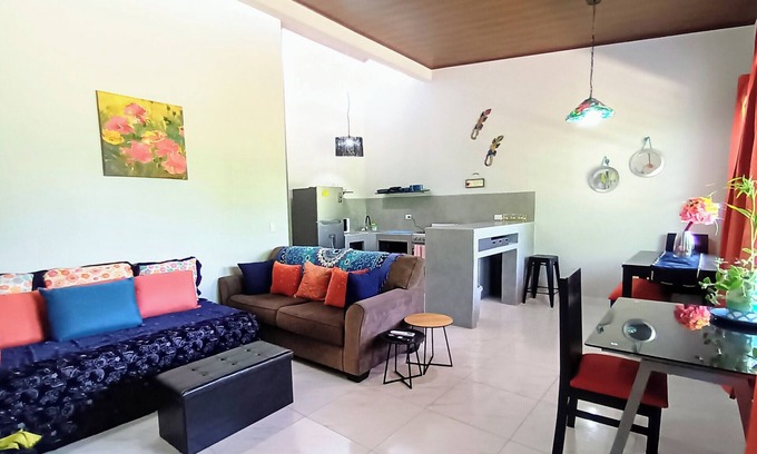 Hatillo House | New Duplex Sleeps 6-5 Mins to Dominical Beach-30 Mins to Marino Ballena N. Park