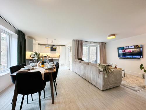 Canterbury House | NEW Edwin Bing Mews -Luxury City Centre Home - FREE Parking