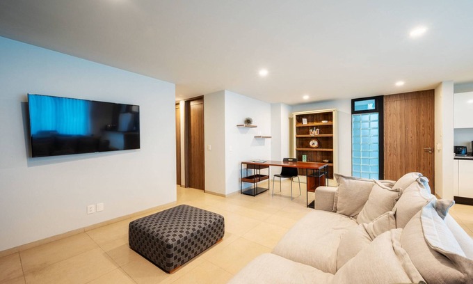 Coyoacan Condo | NEW Equipped Condo w/GYM & Roof