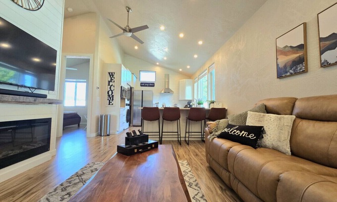 Post Falls House | New! EV Charger, Private
