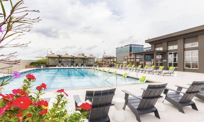 Lindbergh Condo | New Exquisite Luxury 2BrCondo/Uber/Wifi