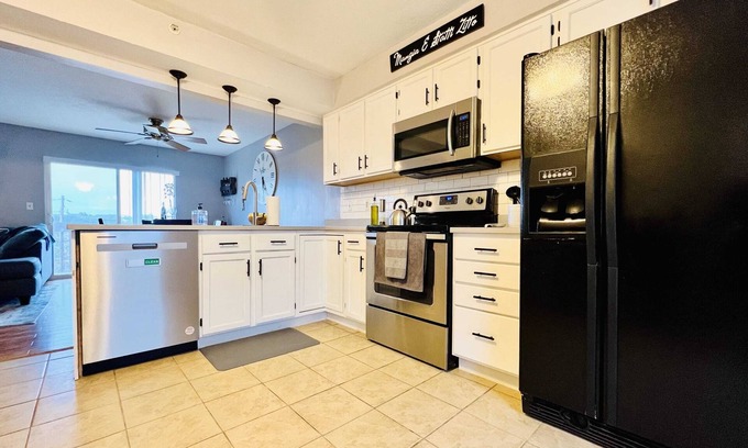 Carnegie House | NEW Extended Stay - 2 bed home in Carnegie, PA