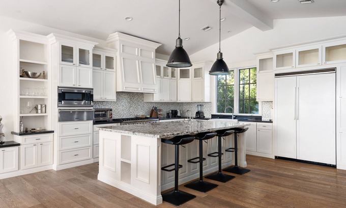 Arcadia House | NEW *Extended Stay* Spacious luxury home, privately located at end of cul de sac
