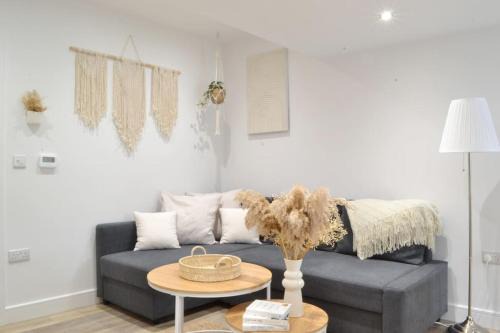 Luton Apartment | New Flat near Luton Airport FREE PARKING