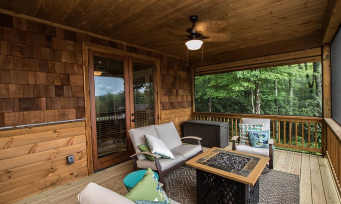 Glenville House | NEW FOREST COTTAGE W/GRILL & SCREENED IN PATIO:HIKE, FISH, GOLF, WATERFALLS